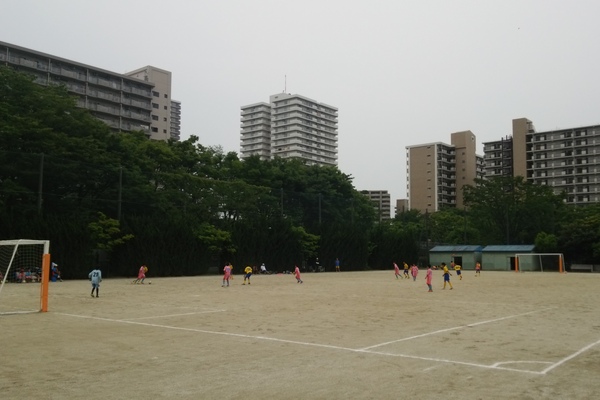 グラウンド